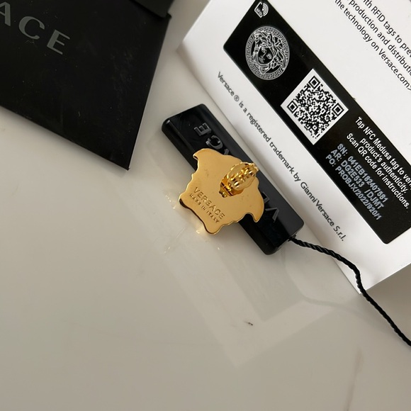 Versace Medusa Stud Medium Size Earrings - Picture 15 of 15